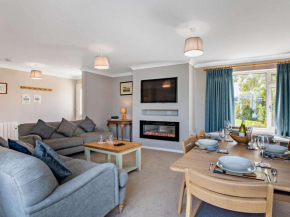 3 Bed in Weybourne 78104